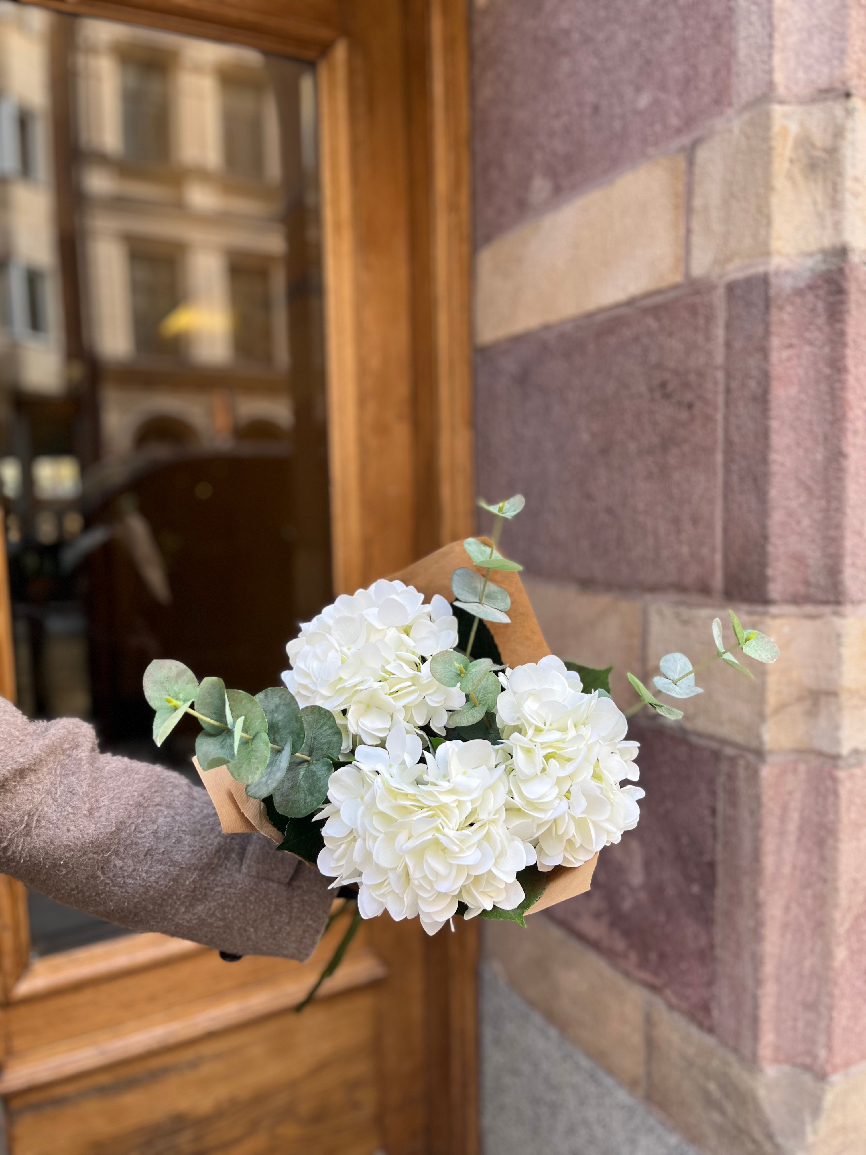 Hydrangea bouquet small, white